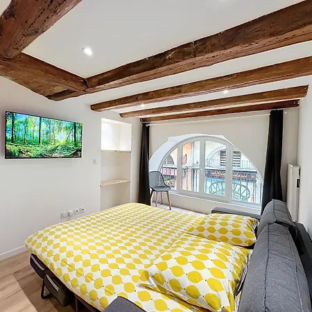 T3 Halles Sainte-claires Centre Apartment *