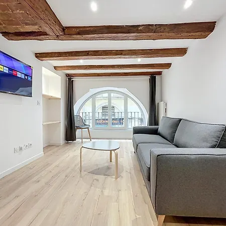 T3 Halles Sainte-claires Centre *