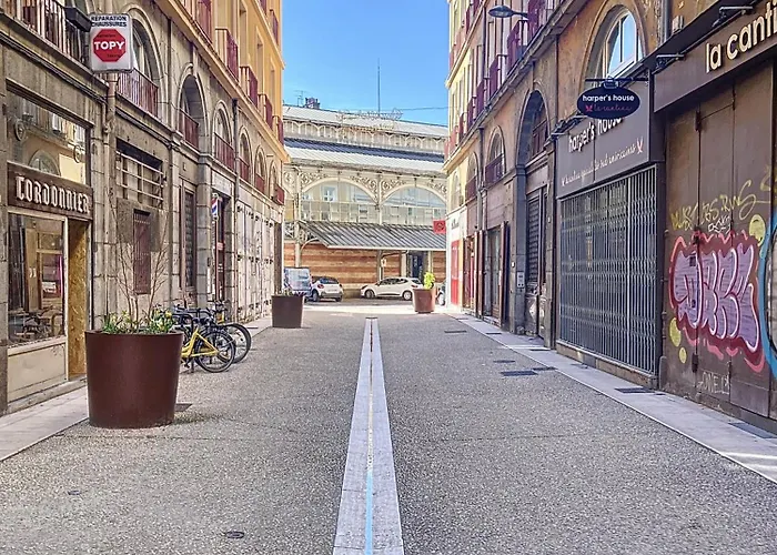 דירה T3 Halles Sainte-claires Centre